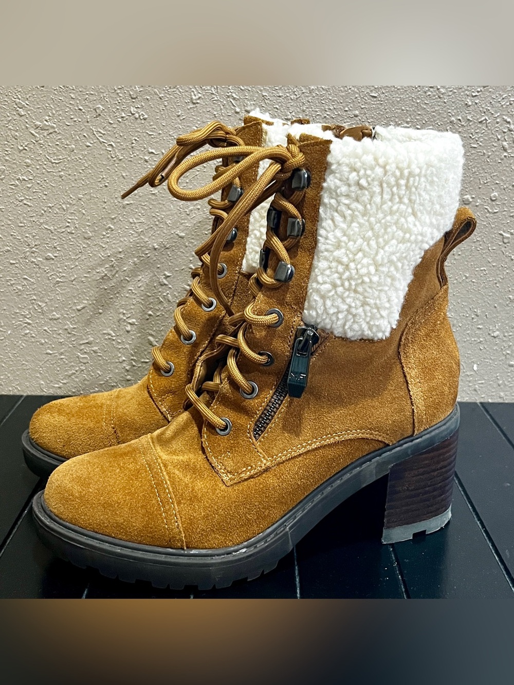 Marc Fisher Lansly Suede & Faux Shearling Lug-Sole Ankle Boots 3” Heel Size 6.5